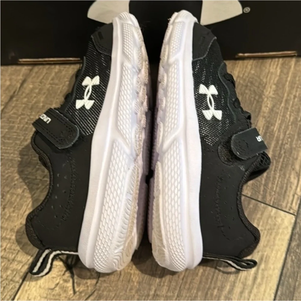 Under Armour new authentic
